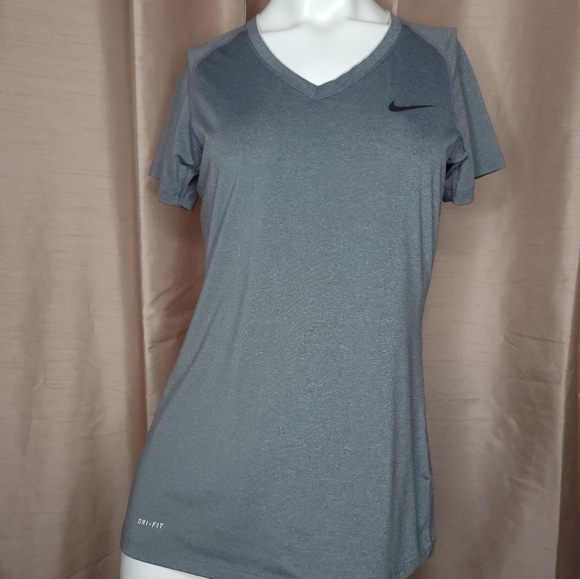Nike Women's Workout Fitted T-Shirt - Size: Medium- Gray / Black - Picture 1 of 10